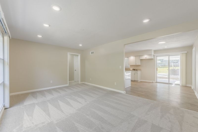 10007 E 68th Ter, Raytown, MO, photo 5 of 10, a home sold by Carol Tran Reynolds