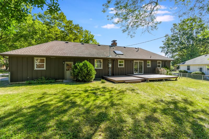 10900 Lydia Ave, Kansas City, MO, photo 3 of 10, a home sold by Carol Tran Reynolds