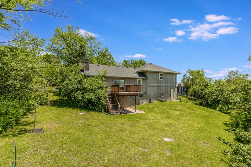 10908 Indiana Ave, Kansas City, MO, photo 3 of 10, a home sold by Carol Tran Reynolds