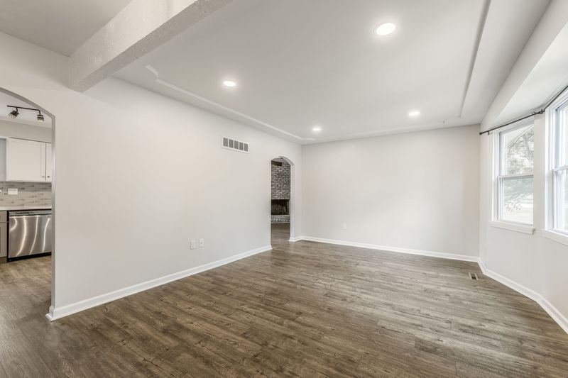 10908 Indiana Ave, Kansas City, MO, photo 4 of 10, a home sold by Carol Tran Reynolds
