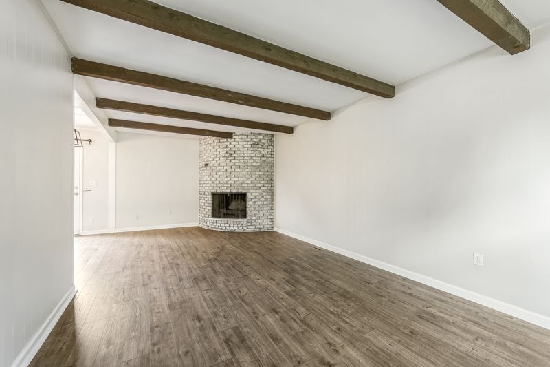 10908 Indiana Ave, Kansas City, MO, photo 5 of 10, a home sold by Carol Tran Reynolds