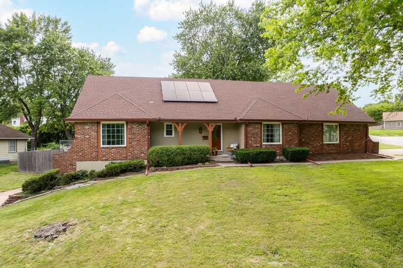 Front exterior of 12500 Winchester Ave, Grandview, MO, a home sold by Carol Tran Reynolds