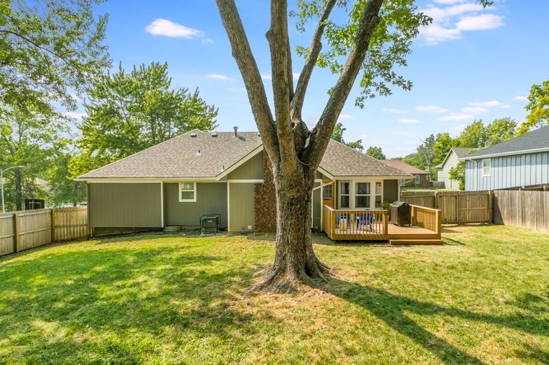 12733 Richmond Ave, Grandview, MO, photo 3 of 10, a home sold by Carol Tran Reynolds