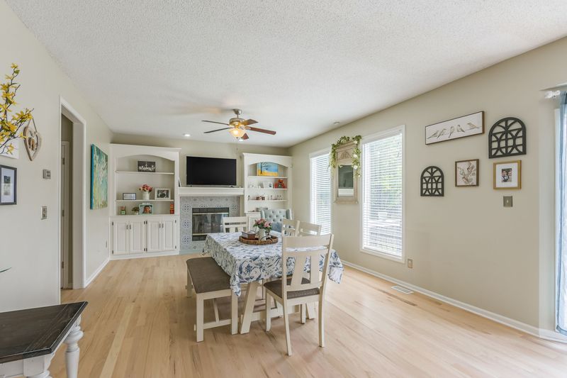 15561 W 140th Ter, Olathe, KS, photo 4 of 10, a home sold by Carol Tran Reynolds