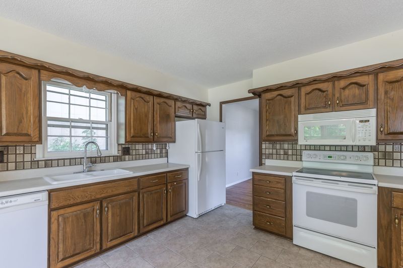 3408 E 105th Ter, Kansas City, MO, photo 5 of 10, a home sold by Carol Tran Reynolds