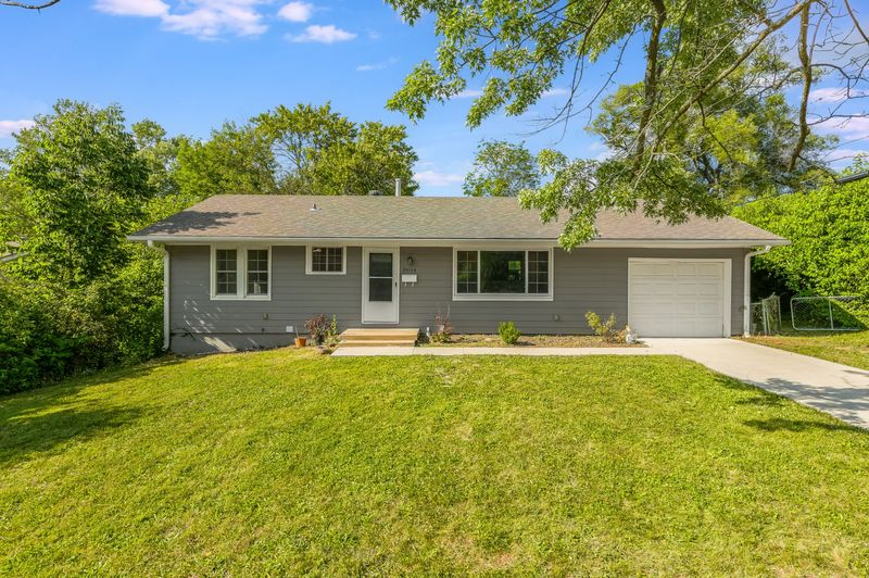 Front exterior of 3804 E 106th Ter, Kansas City, MO, a home sold by Carol Tran Reynolds