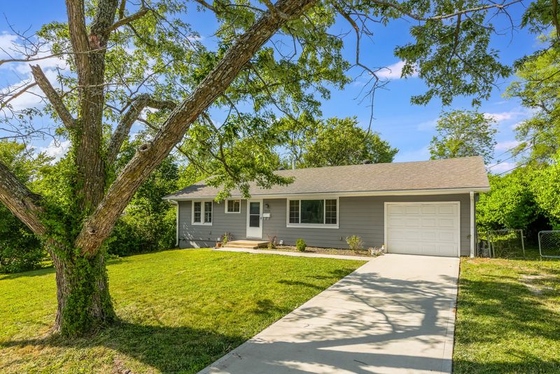 3804 E 106th Ter, Kansas City, MO, photo 2 of 10, a home sold by Carol Tran Reynolds