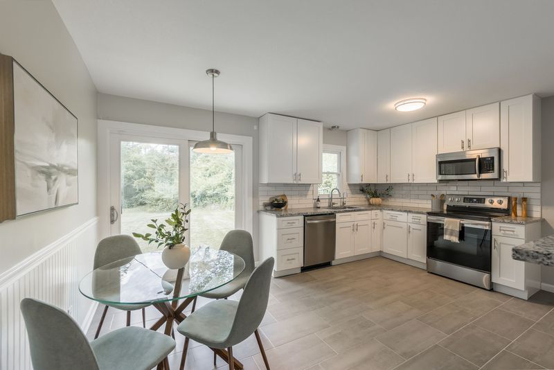 3804 E 106th Ter, Kansas City, MO, photo 5 of 10, a home sold by Carol Tran Reynolds