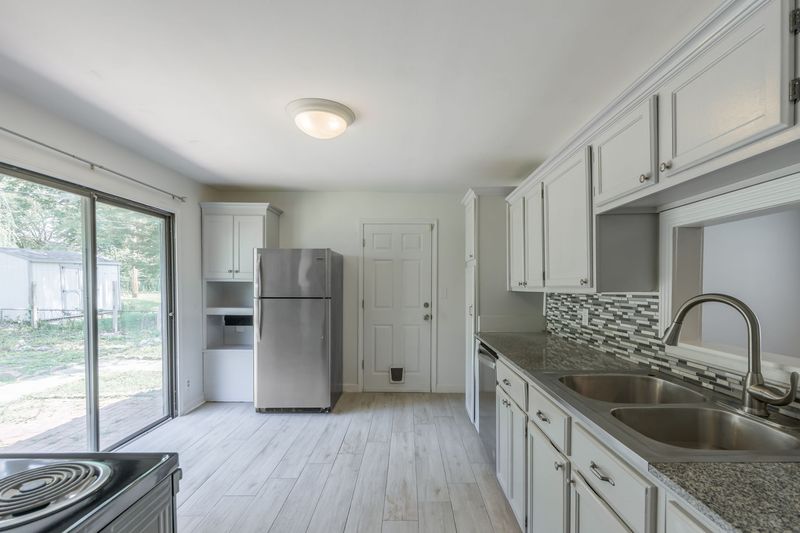 4600 E 114th Ter, Kansas City, MO, photo 5 of 10, a home sold by Carol Tran Reynolds