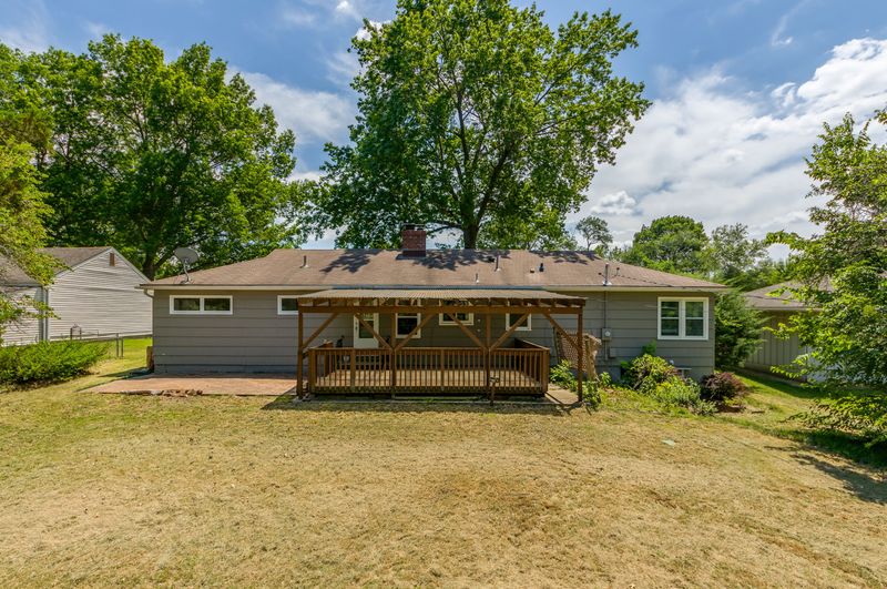 614 E 107th Ter, Kansas City, MO, photo 3 of 10, a home sold by Carol Tran Reynolds