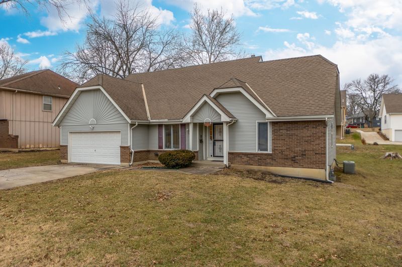 6906 E 125th St, Grandview, MO, photo 2 of 10, a home sold by Carol Tran Reynolds